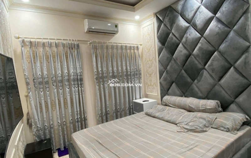 Nhà đẹp lung linh ngay trung tâm Q.10 - Hoà Hảo -5 tầng- 6PN 6WC giá chỉ 8ty6