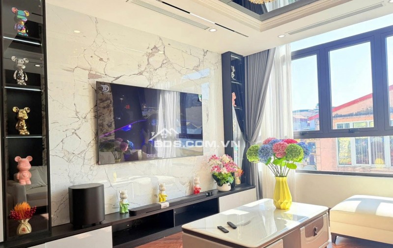 Nhà Đẹp Kinh Doanh Mạc Thái Tổ, Cầu Giấy 50m, 7  tầng, mt 4.2m, giá 33.8 tỷ.