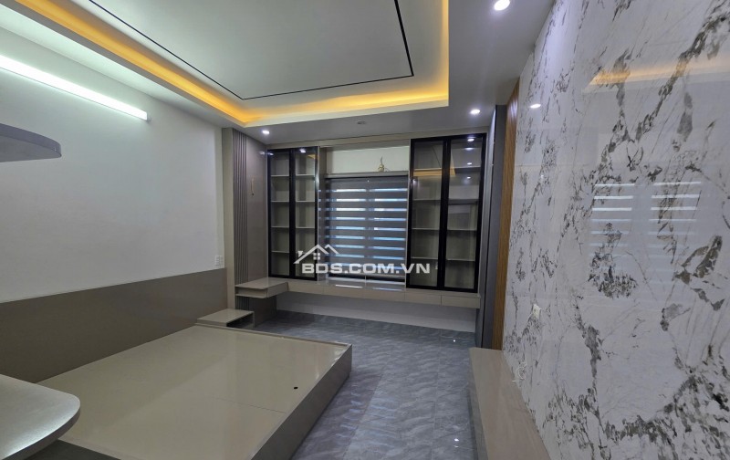 BÁN NHÀ ĐẸP 4.6 TỶ 4 TẦNG 93M2 CÓ SÂN Ô TÔ MẶT ĐƯỜNG LƯƠNG THẾ VINH