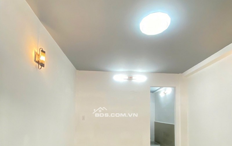 Bán nhà đẹp Trần Phú Quận 5, 3 tầng 2PN lớn, giá nhỉnh 5 tỷ