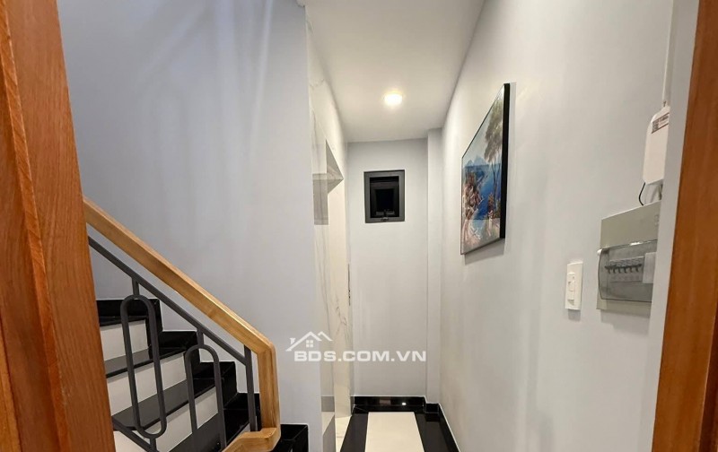 Bán nhà HXH Cách Mạng Tháng 8 Quận 10, 5 tầng thang máy full nội thất giá 12.x tỷ TL