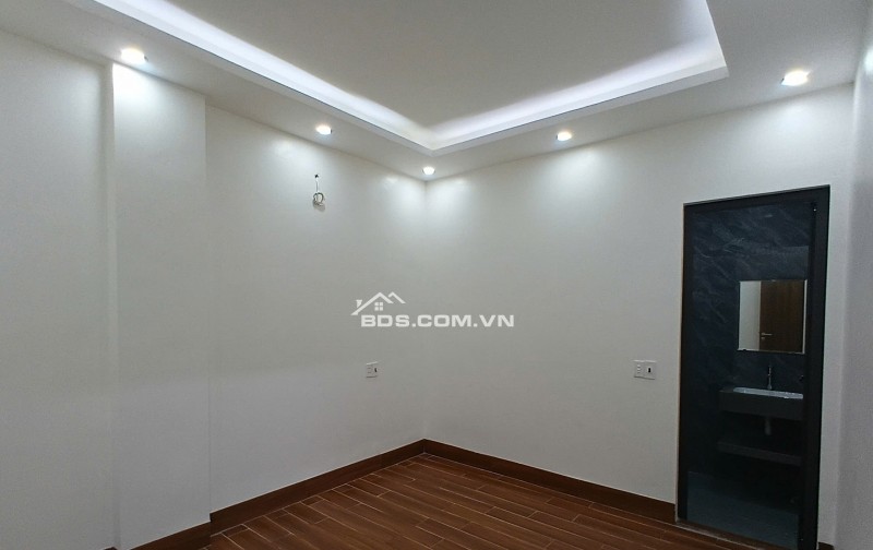 BÁN NHÀ ĐẸP 2.35 TỶ 3 TẦNG 51M2 NGÕ THÔNG ĐƯỜNG LÊ HỒNG SƠN