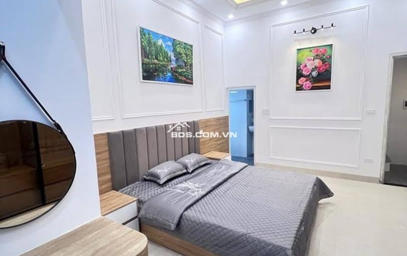 Nhà Đẹp Gần Phố, Tôn Đức Thắng, Đống Đa 30m, 5 tầng, mt 4.3m, giá 8.95 tỷ.