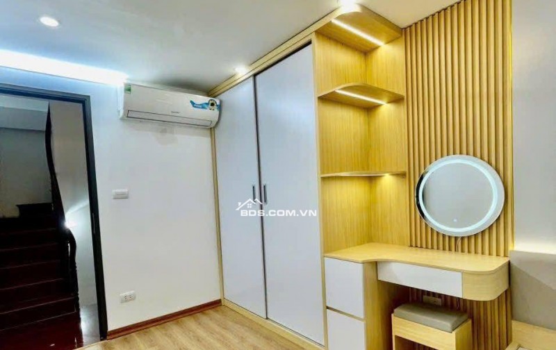 Nhà Đẹp Gần Đường Ô TÔ, Tôn Thất Tùng, Đống Đa 23/29m, 4 tầng, giá 7.68 tỷ.