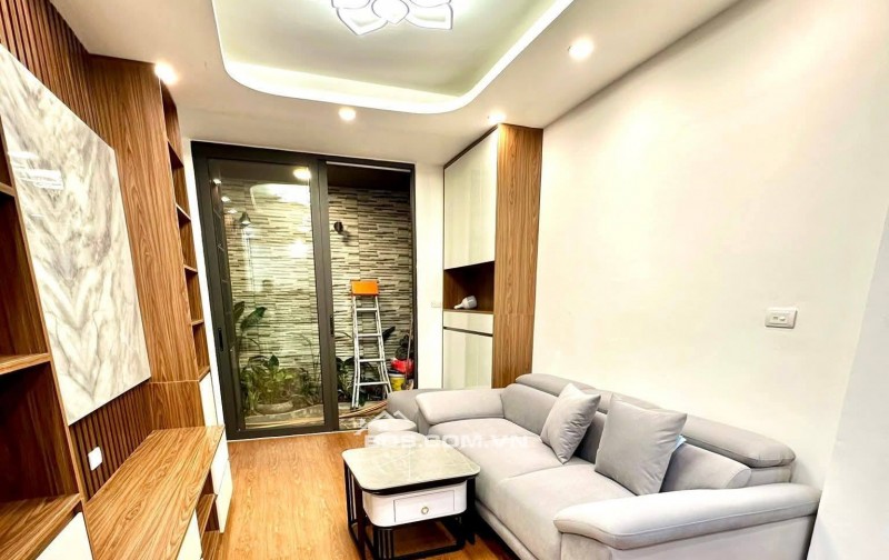 Bán Căn Chung Cư Mi Ni Đường Láng, Đống Đa 70m, tầng 1, giá 3.25 tỷ.