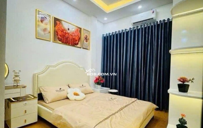 Bán Nhà Phố Hồng Hà, Hoàn Kiếm 22m, 5 tầng, mt 3.3m, giá 6.28 tỷ.