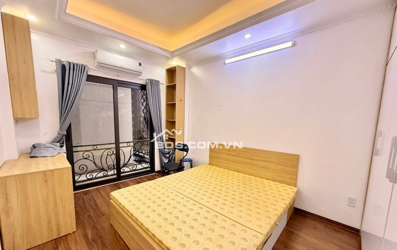 Nhà Đẹp Gần Đường Ô Tô Bạch Đằng, Hoàn Kiếm 31m, 5 tầng, mt 3.3m, giá 7.95 tỷ.