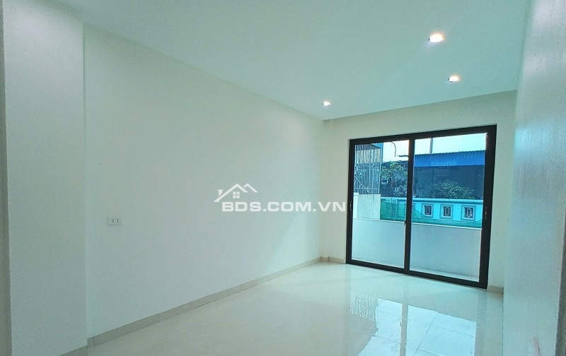 BÁN NHÀ ĐẸP 3 TẦNG 70M2 NGÕ NGẮN ĐƯỜNG GIẢI PHÓNG GIÁ 2.65 TỶ