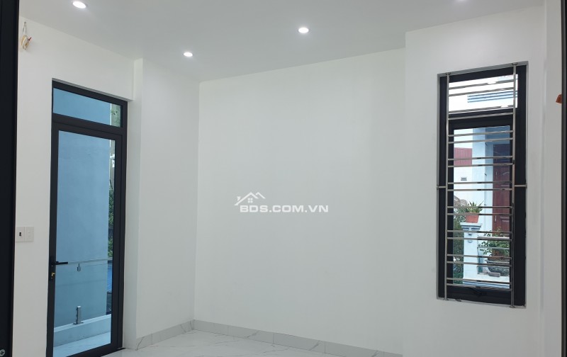 BÁN NHÀ SIÊU ĐẸP 2.98 TỶ 3 TẦNG 61M2 NGÕ PHẠM NGŨ LÃO