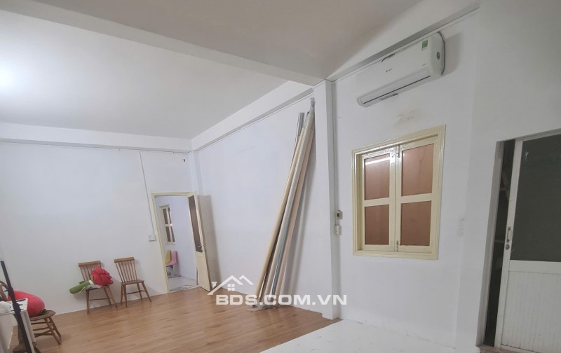 Cho thuê phòng làm việc 50m2 lầu 1 tiện làm editor, designer, quay SP