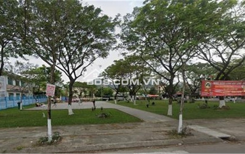 Bán nhà 3 tầng, giáp 2 mặt đường Liên Chiểu, Đà Nẵng - DT:142m2