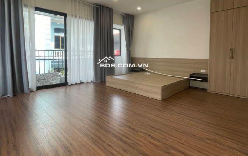 Việt Hưng, Long Biên - Oto đỗ cửa - Lô góc thoáng sáng - Giá chỉ 9 tỷ chẵn