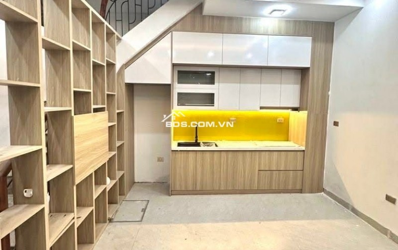 BÁN NHÀ HOÀNG HOA THÁM - HƠN 6 TỶ - MT 5M