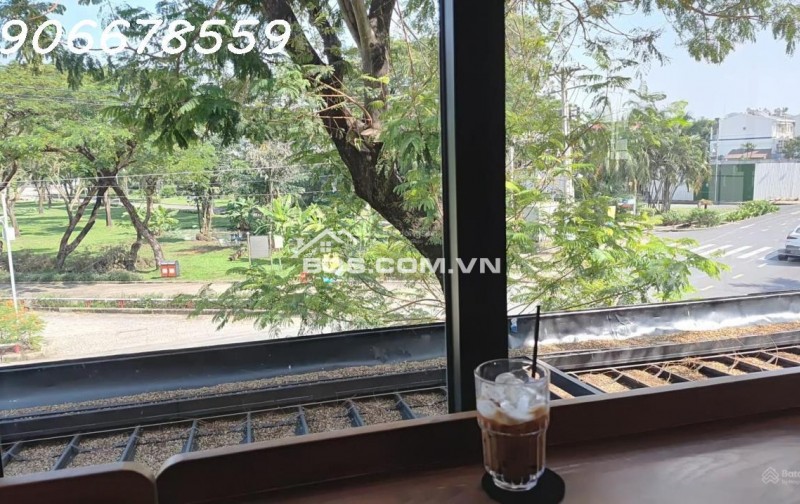 Bán Biệt thự căn góc ngay Hồ Bán Nguyệt Phú Mỹ Hưng Q7