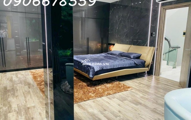 Bán Biệt thự căn góc ngay Hồ Bán Nguyệt Phú Mỹ Hưng Q7