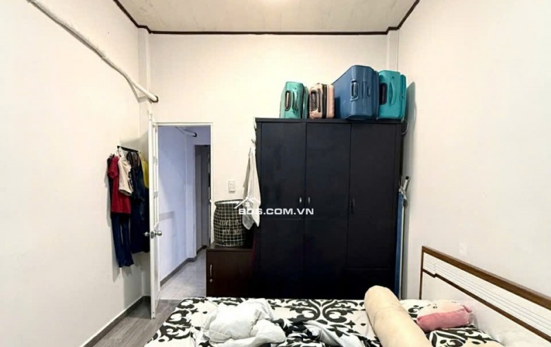 Bán nhà Lạc Long Quân Tân Bình, gần mặt tiền 40m2 2 tầng giá nhỉnh 4 tỷ TL