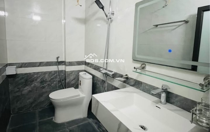 BÁN NHÀ ĐẸP 2.7 TỶ 3 TẦNG 53M2 NGÕ THẲNG NGẮN KHU HỒ TRUYỀN THỐNG