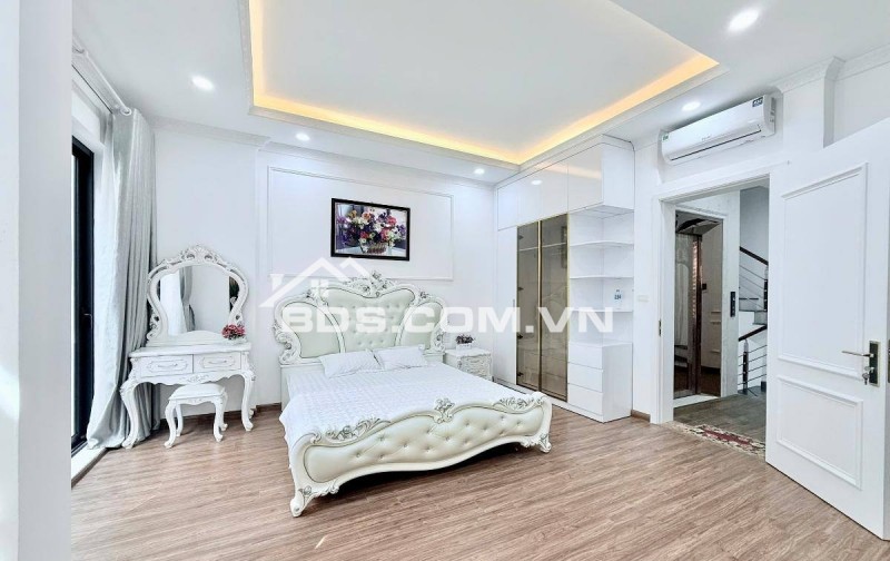 Nhà Đẹp Ngõ Thông Kinh Doanh Chùa Bộc, Đống Đa 46/58m, 7 tầng, mt 5m, giá 19.3 tỷ