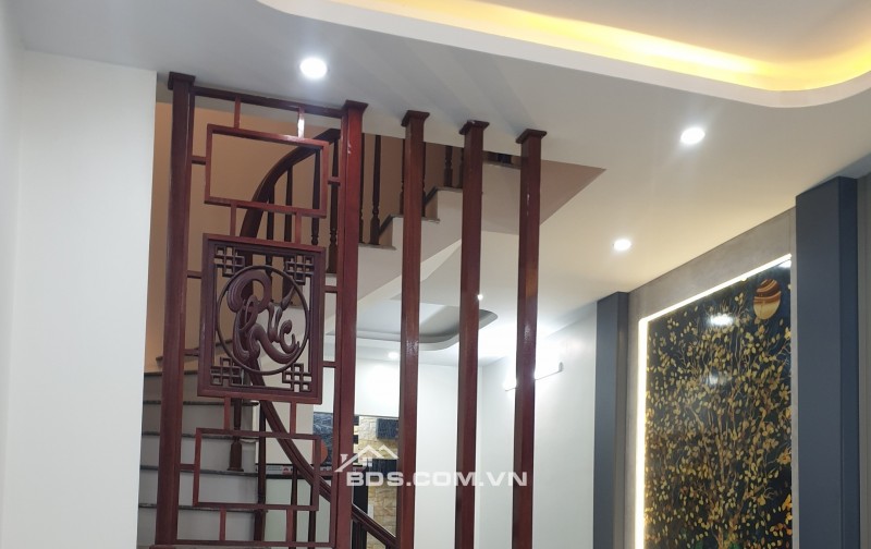 BÁN NHÀ  2.3 TỶ 3 TẦNG 45M2 CÓ  SÂN ĐỖ  XE Ô TÔ CẠNH NHÀ NGÕ MỸ XÁ