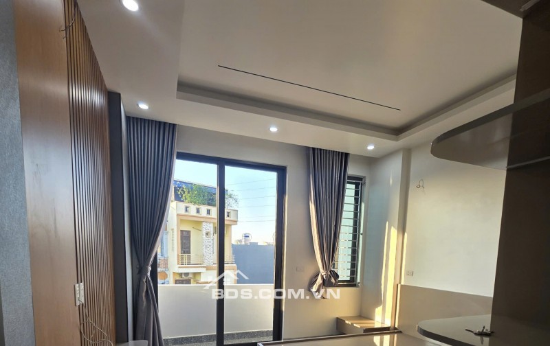 BÁN NHÀ ĐẸP 4.6 TỶ 4 TẦNG 93M2 CÓ SÂN Ô TÔ MẶT ĐƯỜNG LƯƠNG THẾ VINH