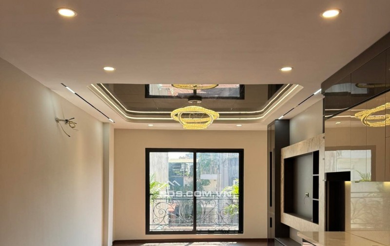 Bán Nhà Ô TÔ Trong Nhà, Hoàng Quốc Việt, Cầu Giấy 42m, 7 tầng, mt 4m, giá 23.2 tỷ.