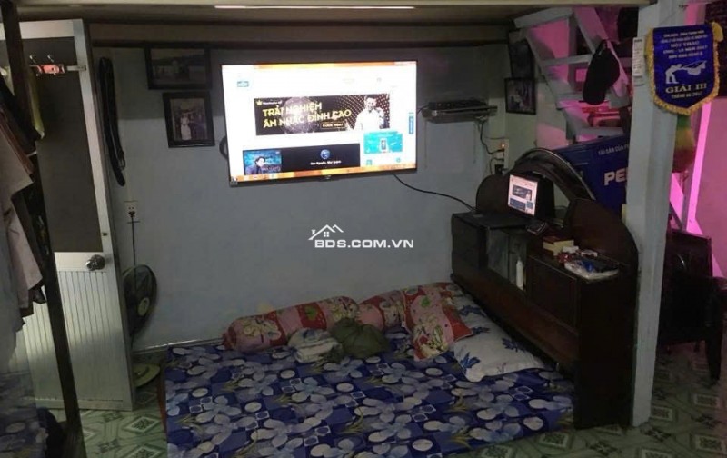 Bán nhà tập thể tầng 2 ngay mặt tiền 638 Lê Hồng Phong Q10