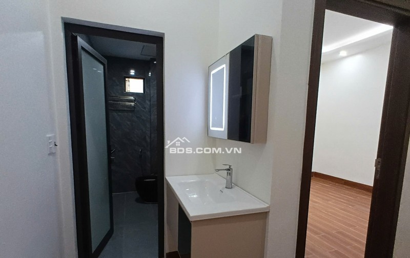 BÁN NHÀ ĐẸP 2.35 TỶ 3 TẦNG 51M2 NGÕ THÔNG ĐƯỜNG LÊ HỒNG SƠN