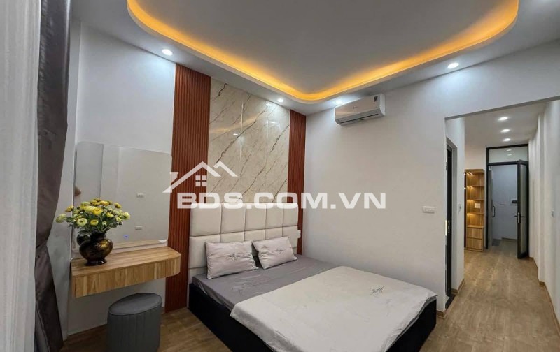 Nhà Đẹp Thang Máy, Nguyễn Phúc Lai, Đống Đa 39/45m, 5 tầng, mt 3.5m, giá 12.6 tỷ