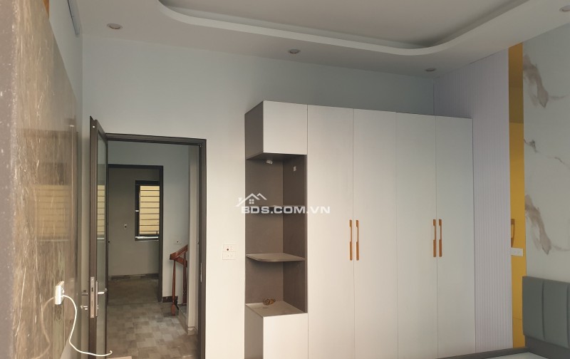 BÁN NHÀ 3.1 TỶ 3 TẦNG 50M2 Ô TÔ ĐỖ CỬA NGÃ TƯ  MẠC THỊ BƯỞI - TRƯỜNG CHINH
