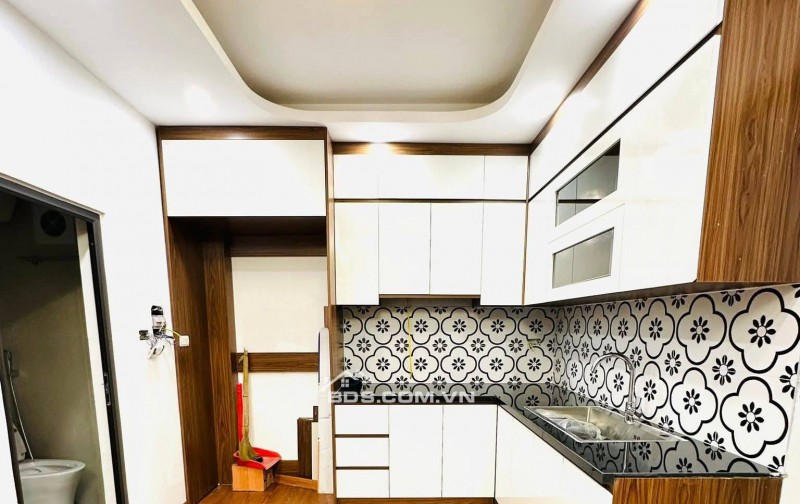 Bán Căn Chung Cư Mi Ni Đường Láng, Đống Đa 70m, tầng 1, giá 3.25 tỷ.