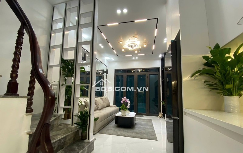 Nhà Đẹp Hồng Mai, Hai Bà Trưng 22/25m, 5 tầng, mt 3.2m, giá 6.5 tỷ.