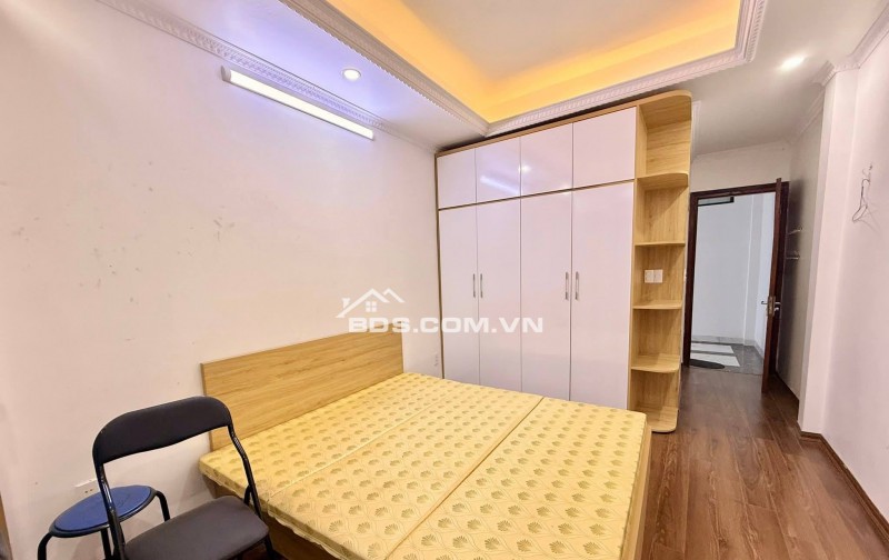 Nhà Đẹp Gần Đường Ô Tô Bạch Đằng, Hoàn Kiếm 31m, 5 tầng, mt 3.3m, giá 7.95 tỷ.