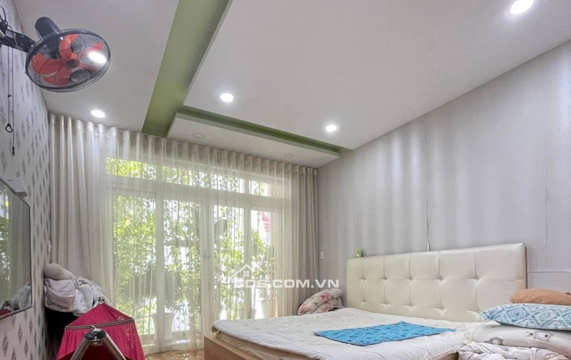 Bán nhà đẹp 3 tầng Lạc Long Quân Tân Bình, 4x15.5m, 3PN mới giá nhỉnh 7 tỷ TL