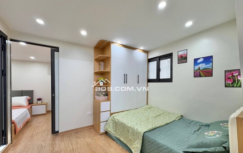 Bán Nhà Ở Luôn Quỳnh Mai, Hai Bà Trưng 50m, tầng 2,  giá 3.3 tỷ.