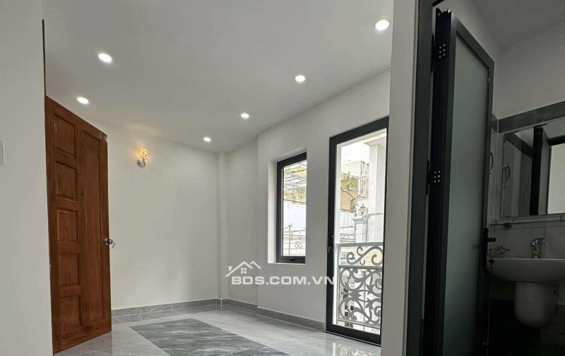 Nhà bán Lê Văn Sỹ Quận 3, 5 tầng mới 4PN, ngang rộng 6m giá 8.7 tỷ TL