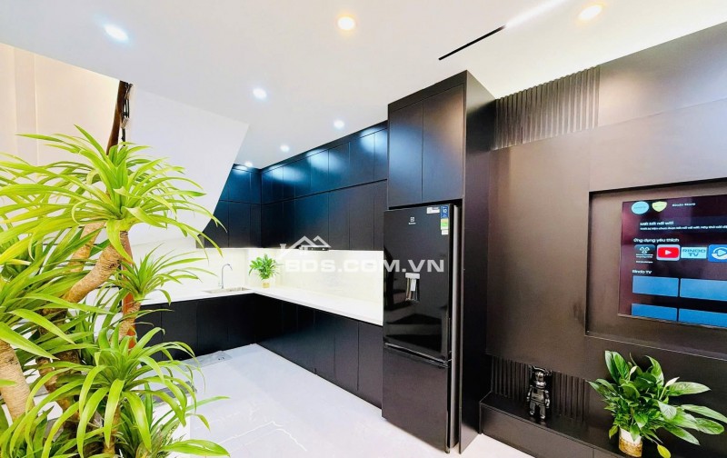 Nhà Đẹp Ngõ Quỳnh, Bạch Mai, Hai Bà Trưng 30/33m, 5 tầng, mt 3.2m, giá 8.6 tỷ.