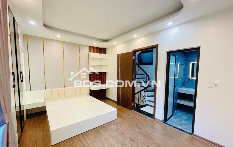 Nhà Đẹp Gần Phố, Duơng Văn Bé, Hai Bà Trưng 33/48m, 5 tầng, mt 4,9m, giá 8.45 tỷ.