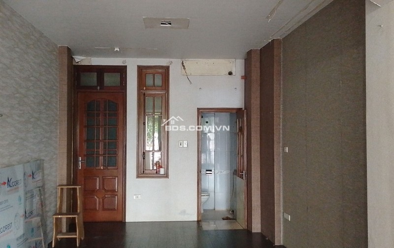 Chính chủ cho thuê mặt bằng 30m² tầng 1 mặt đường Hoàng Hoa Thám (cửa hàng, văn phòng)