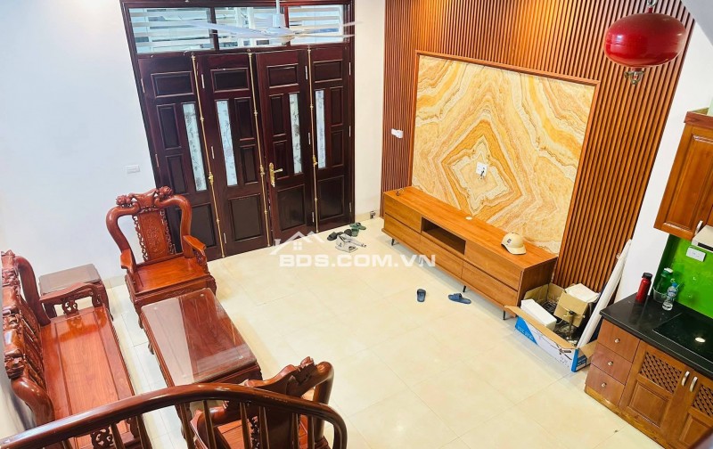 Bán Nhà Lô Góc, Gần Phố, Dương Văn Bé, Hai Bà Trưng 33/41m, 5 tầng, mt 4.6m, giá 8.6 tỷ.