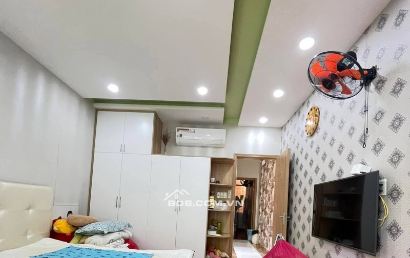 Bán nhà đẹp 3 tầng Lạc Long Quân Tân Bình, 4x15.5m, 3PN mới giá nhỉnh 7 tỷ TL