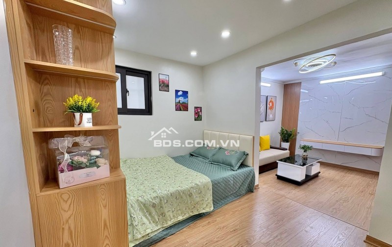 Bán Nhà Ở Luôn Quỳnh Mai, Hai Bà Trưng 50m, tầng 2,  giá 3.3 tỷ.