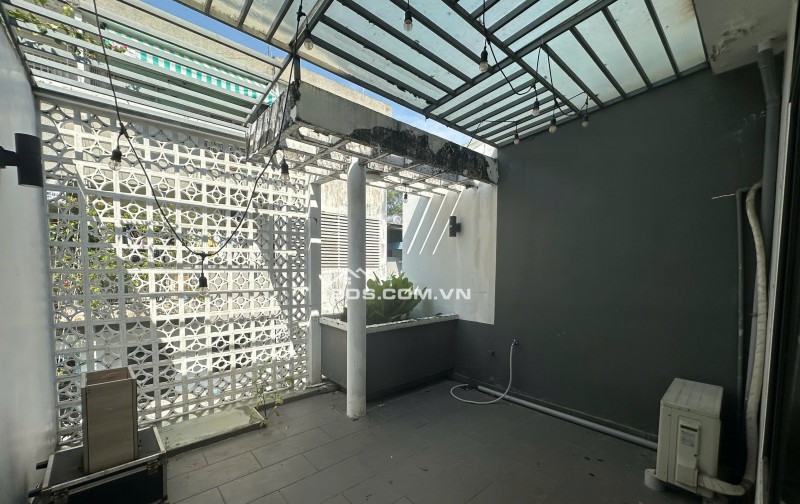 CHO THUÊ NHÀ NGUYÊN CĂN: 1 TRỆT, 2 LẦU, 1 SẤN THƯỢNG, ĐƯỜNG LÝ VĂN PHỨC, GIÁ THUÊ 40 TRIỆU/THÁNG