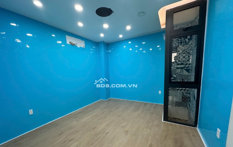 CHO THUÊ NHÀ NGUYÊN CĂN: 1 TRỆT, 2 LẦU, 1 SẤN THƯỢNG, ĐƯỜNG LÝ VĂN PHỨC, GIÁ THUÊ 40 TRIỆU/THÁNG