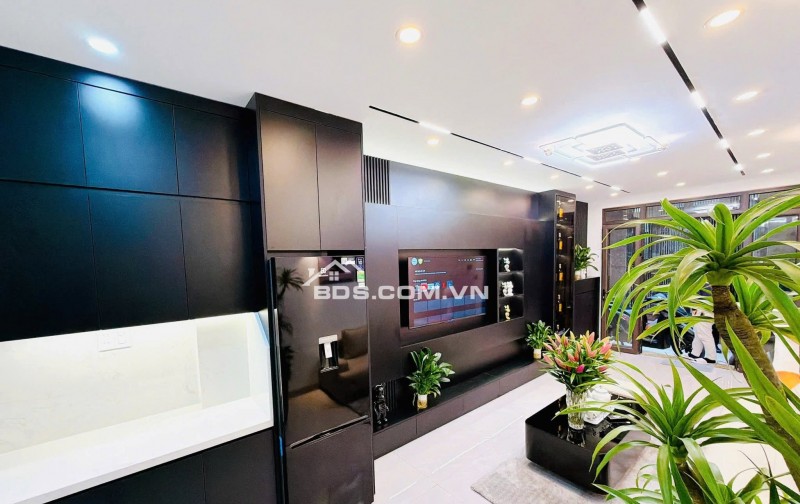 Nhà Đẹp Ngõ Quỳnh, Bạch Mai, Hai Bà Trưng 30/33m, 5 tầng, mt 3.2m, giá 8.6 tỷ.