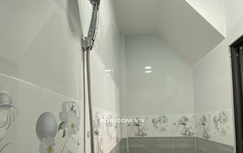 Bán nhà đẹp Trần Phú Quận 5, 3 tầng 2PN lớn, giá nhỉnh 5 tỷ