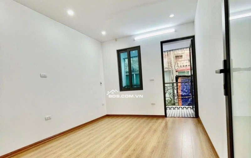 Nhà Đẹp Gần Đường Ô TÔ, Tôn Thất Tùng, Đống Đa 23/29m, 4 tầng, giá 7.68 tỷ.