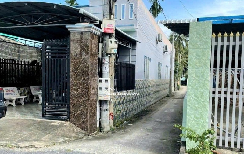 Nhà MẶT TIỀN LÔ GÓC đẹp RỰC RỠ. Đường Mỹ Hưng. Bao rẻ Nhứt Mỹ Tho. TG cũ.