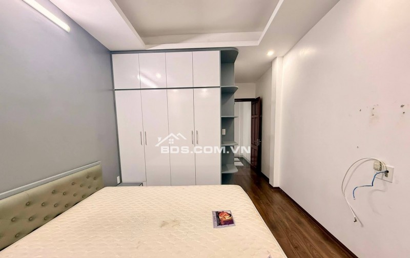 Nhà Đẹp Gần Đường Ô Tô Bạch Đằng, Hoàn Kiếm 31m, 5 tầng, mt 3.3m, giá 7.95 tỷ.