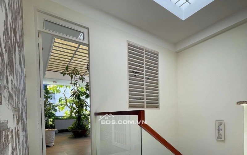 Bán nhà đẹp 3 tầng Lạc Long Quân Tân Bình, 4x15.5m, 3PN mới giá nhỉnh 7 tỷ TL