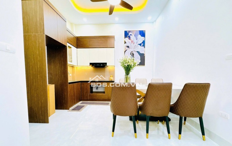 Nhà Đẹp Ngõ Thông Kinh Doanh Trường Chinh, Đống Đa 48m, 4 tầng, mt 3.7m, giá 14.96 tỷ.